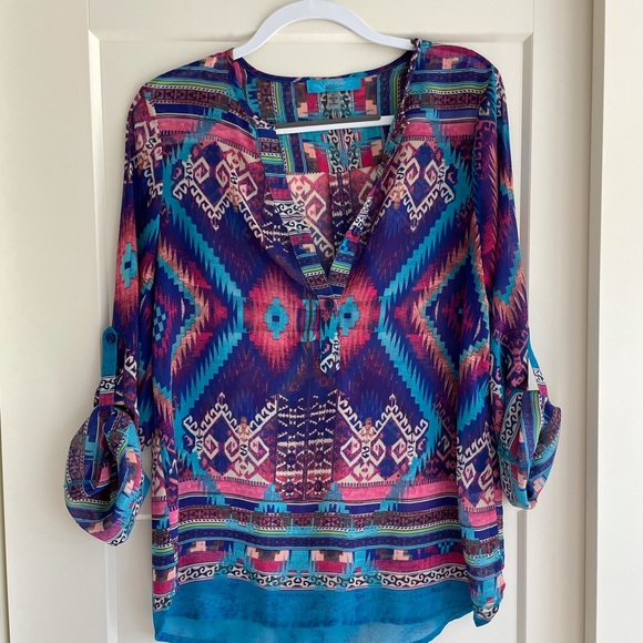 Semi-sheer geometric pattern blouse, size L. - Picture 3 of 12
